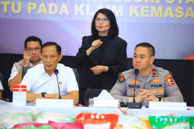 Satgas Pangan Polri menyita 210 ton beras oplosan. [Dok Polri]